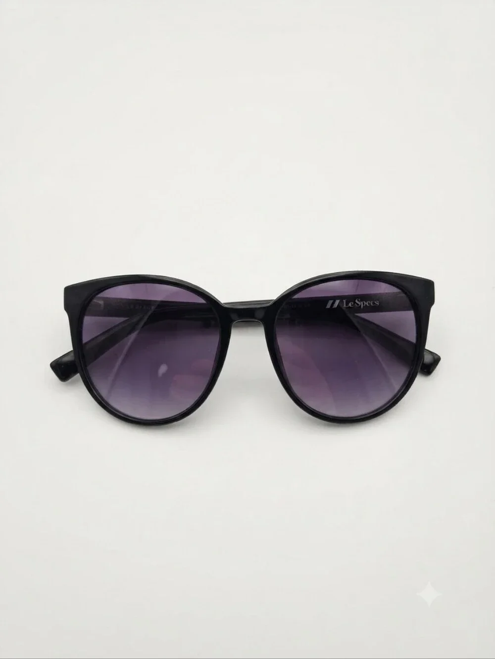 Le Specs Armada Black Round Cat-Eye Gradient Polarized Sunglasses